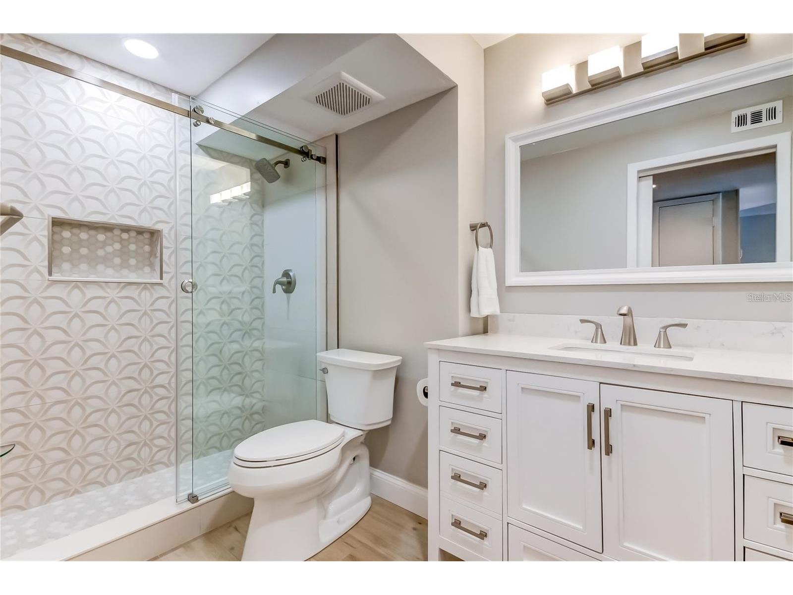 51 Island Way #104 Clearwater Beach FL 33767 - INTRACOASTAL WATERWAY TB8515523 image27