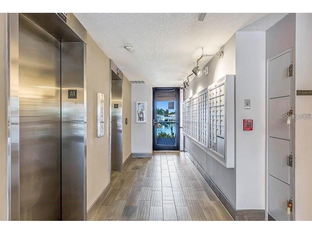 51 Island Way #104 Clearwater Beach FL 33767 - INTRACOASTAL WATERWAY TB8515523 image4