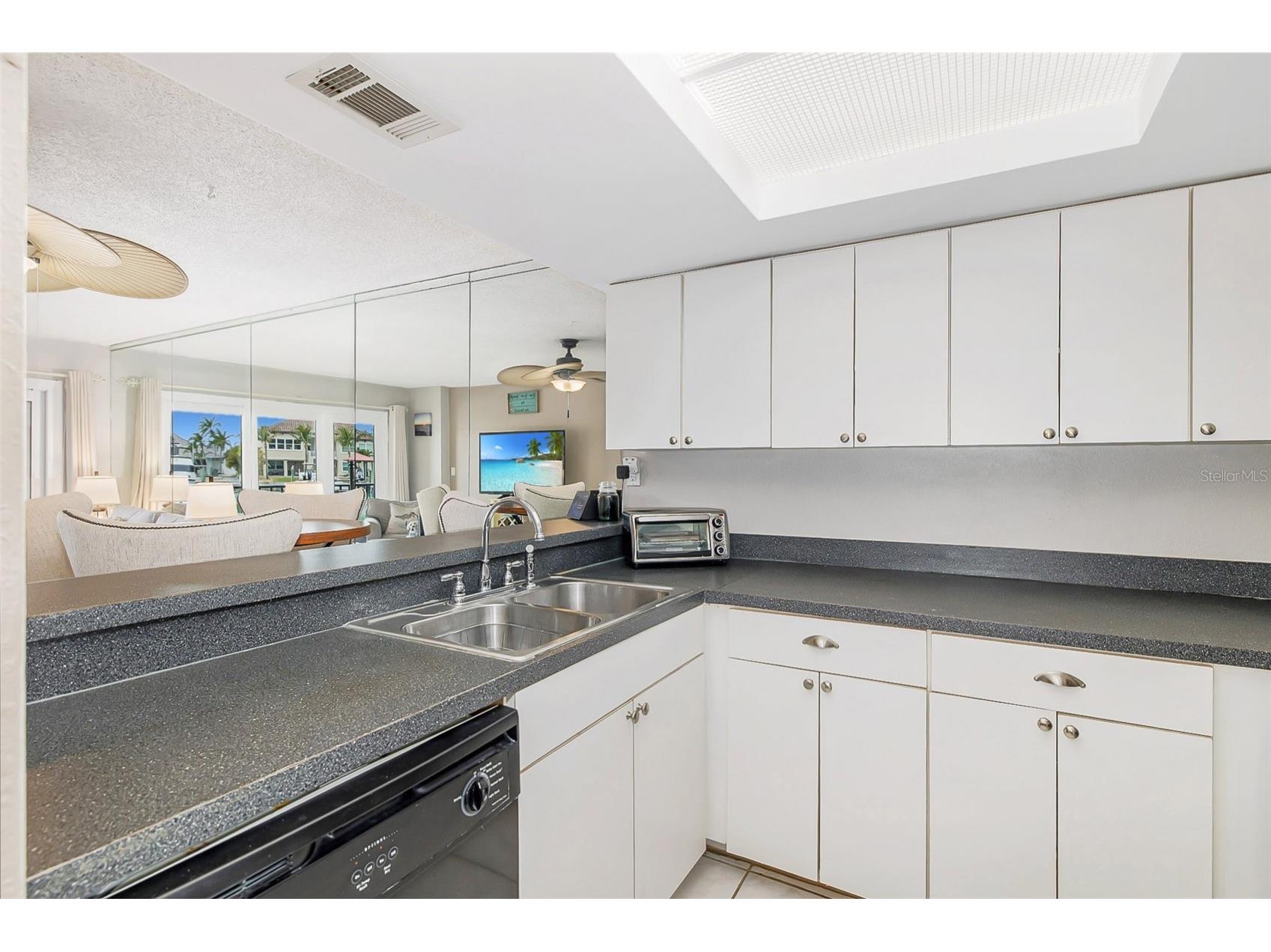 51 Island Way #108 Clearwater Beach FL 33767 - INTRACOASTAL WATERWAY TB8478490 image23