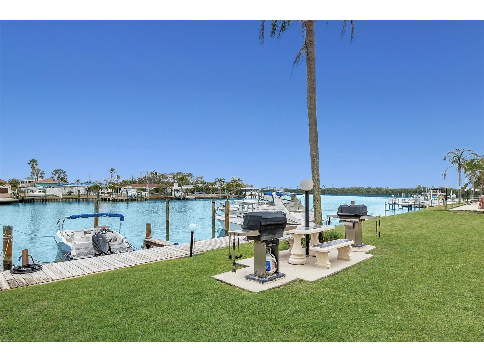 51 Island Way #108 Clearwater Beach FL 33767 - INTRACOASTAL WATERWAY TB8478490 image42