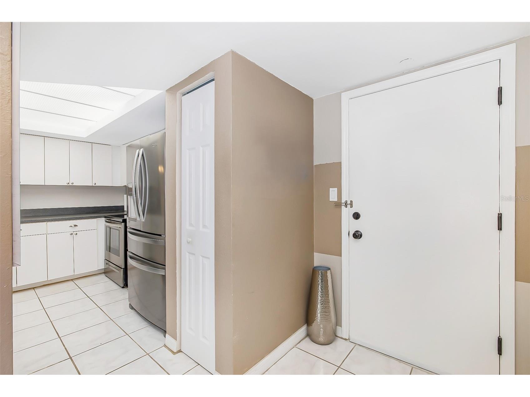 51 Island Way #108 Clearwater Beach FL 33767 - INTRACOASTAL WATERWAY TB8478490 image5