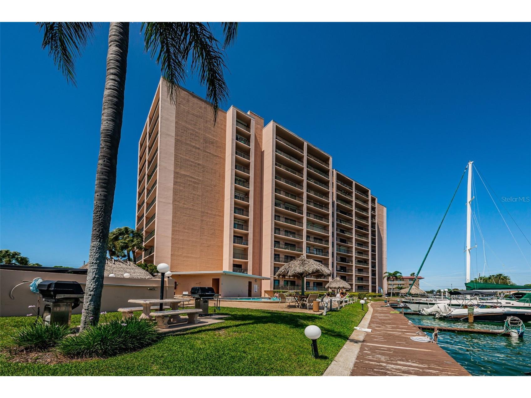 51 Island Way #306 Clearwater Beach FL 33767 - INTRACOASTAL WATERWAY TB8508132 image1