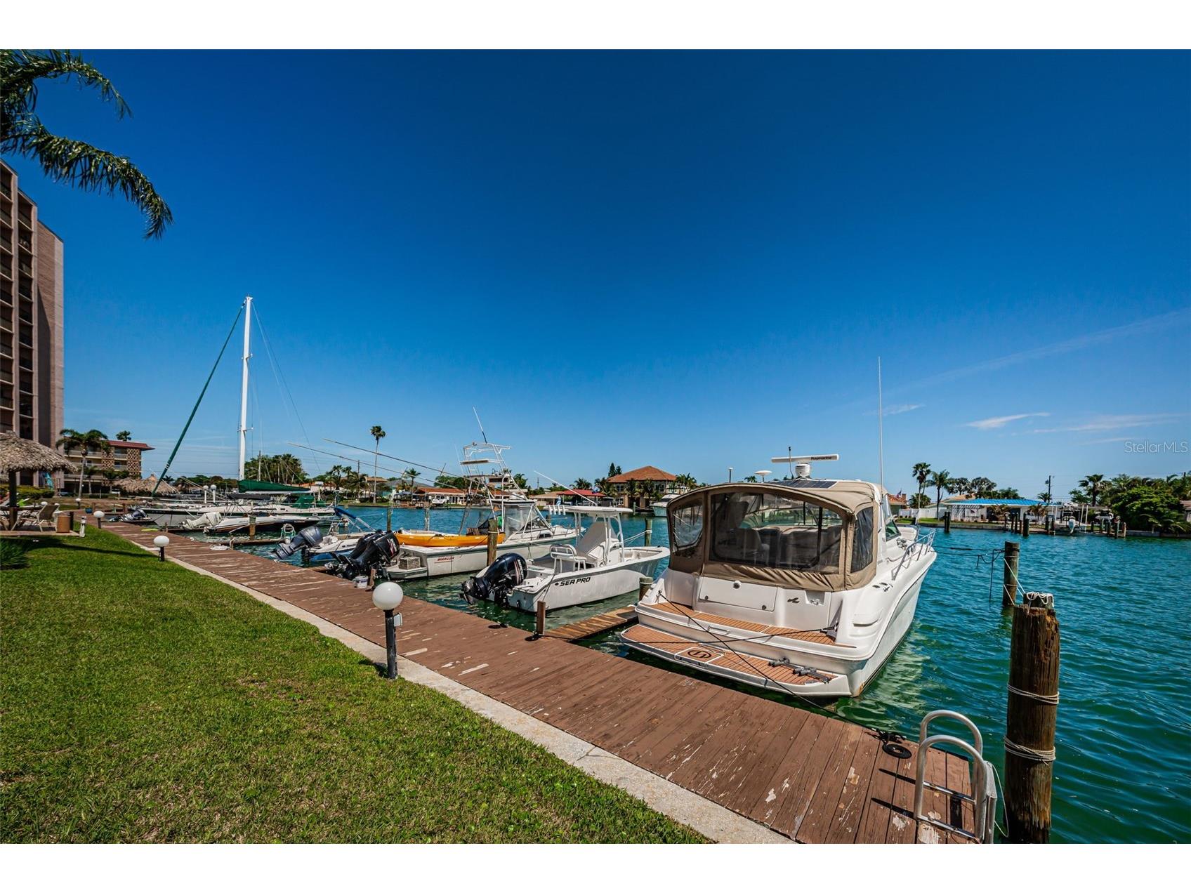51 Island Way #306 Clearwater Beach FL 33767 - INTRACOASTAL WATERWAY TB8508132 image21