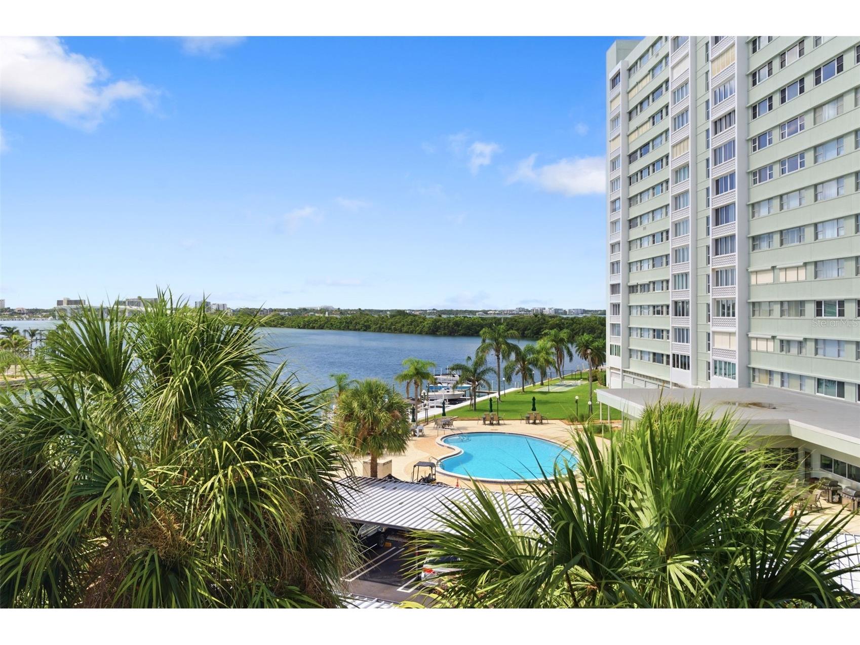 51 Island Way #411 Clearwater Beach FL 33767 TB8511927 image1