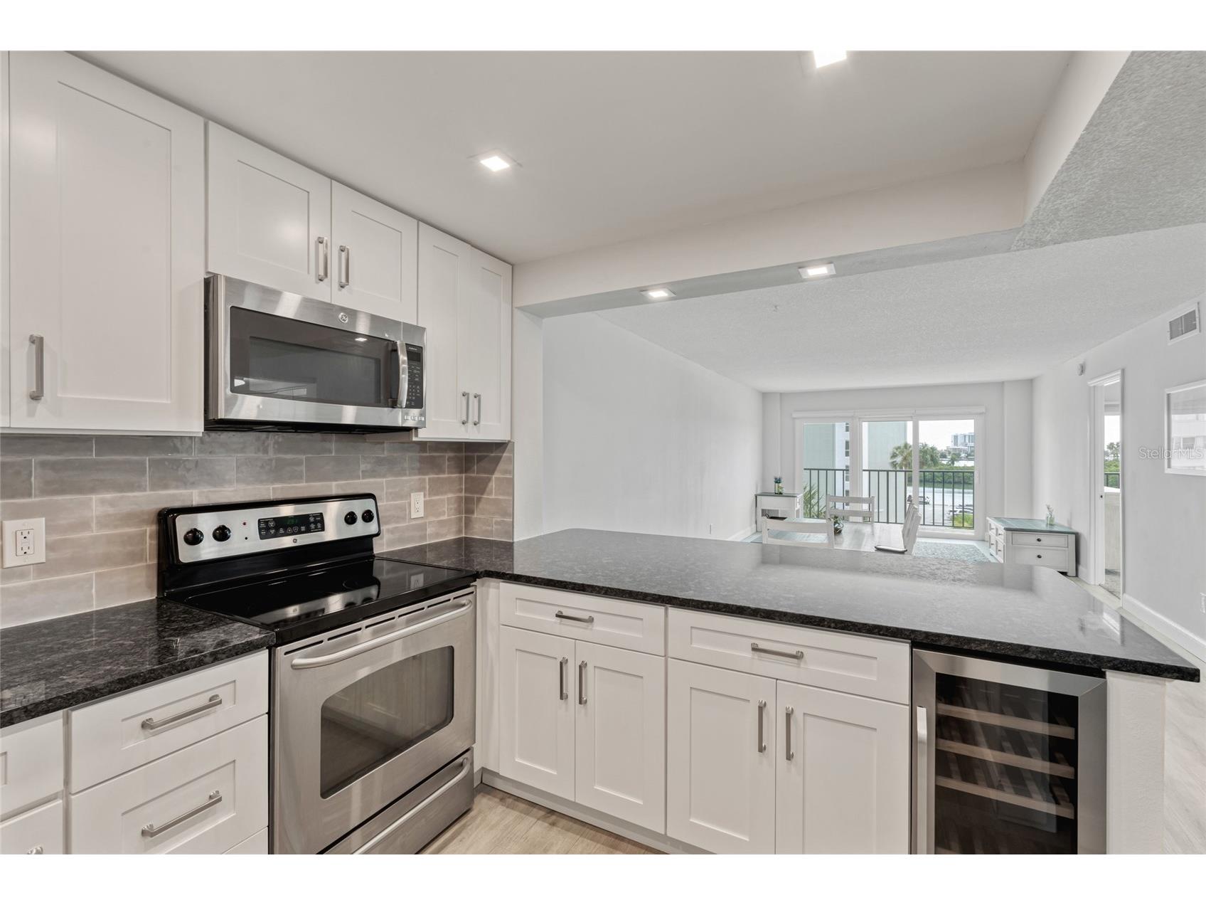 51 Island Way #411 Clearwater Beach FL 33767 TB8511927 image16