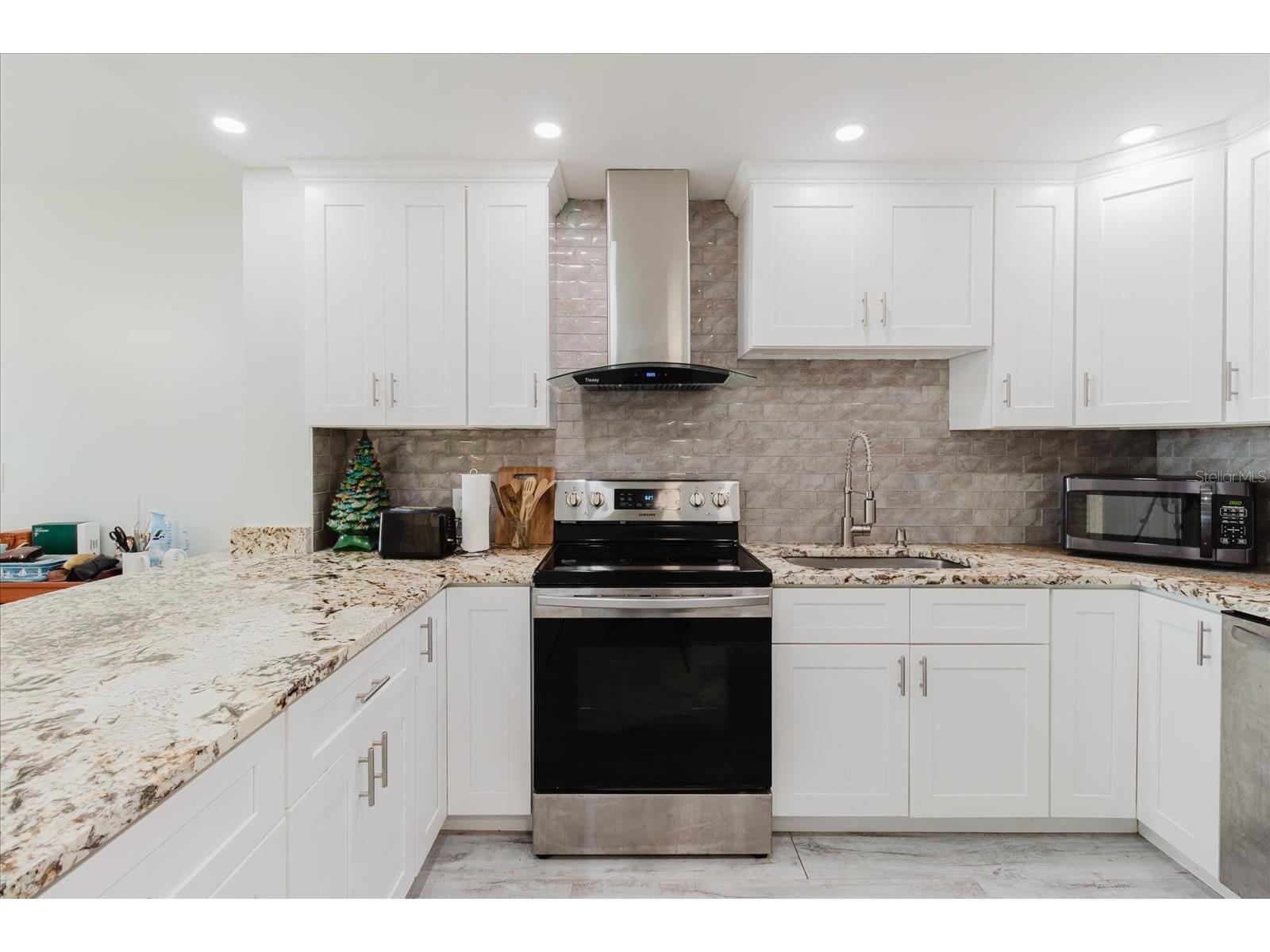 51 Island Way #801 Clearwater Beach FL 33767 TB8496711 image13
