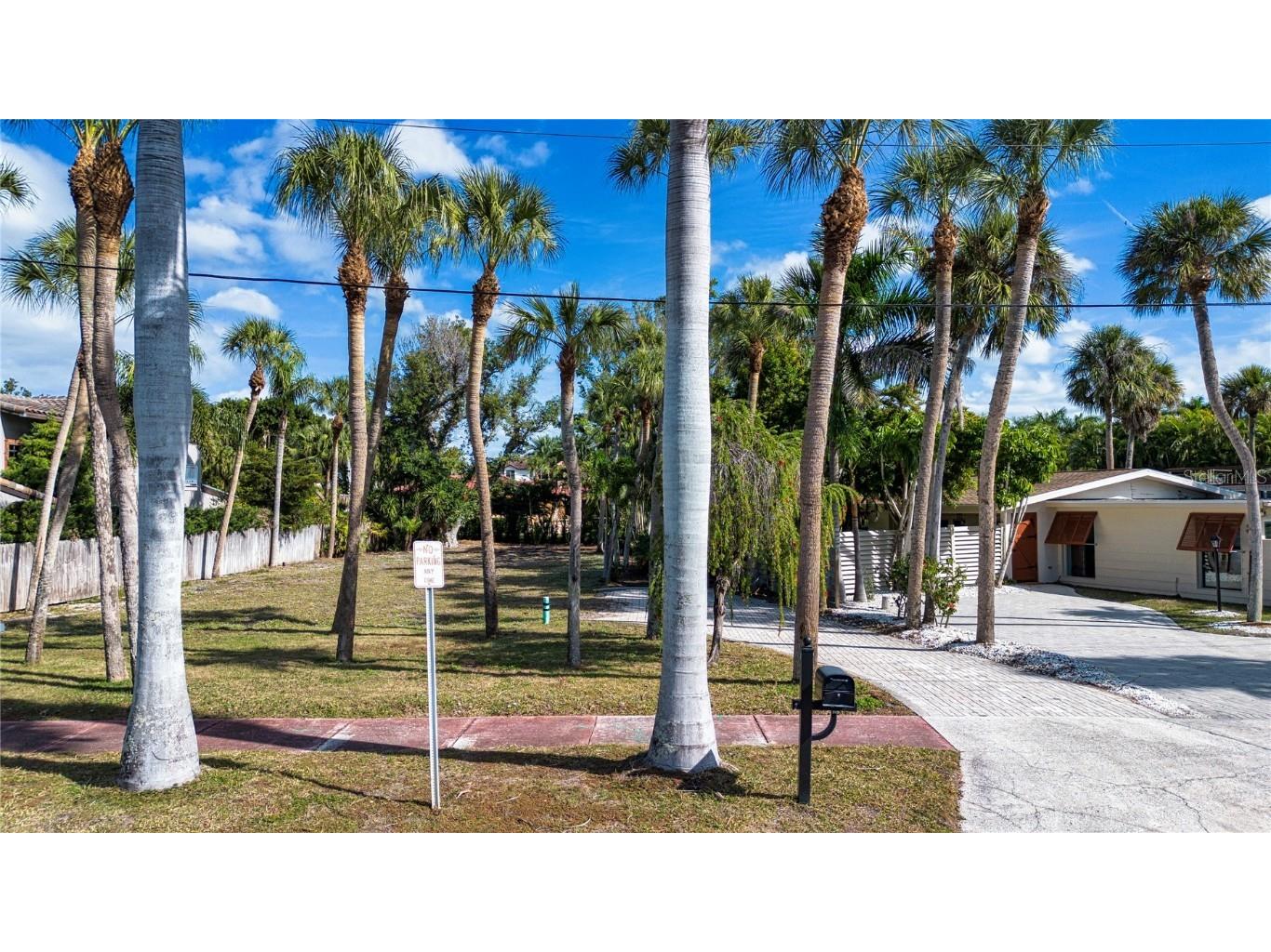 51 S Adams Drive Sarasota FL 34236 A4671523 image16