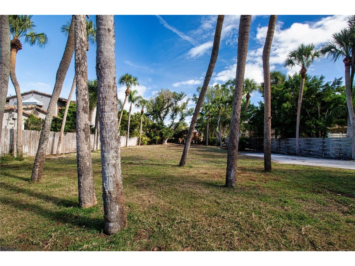 51 S Adams Drive Sarasota FL 34236 A4671523 image4