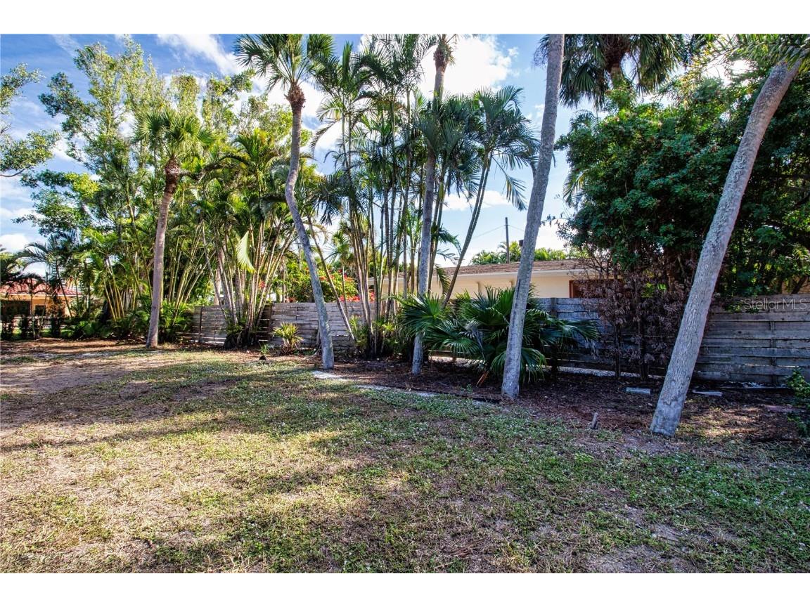 51 S Adams Drive Sarasota FL 34236 A4671523 image7