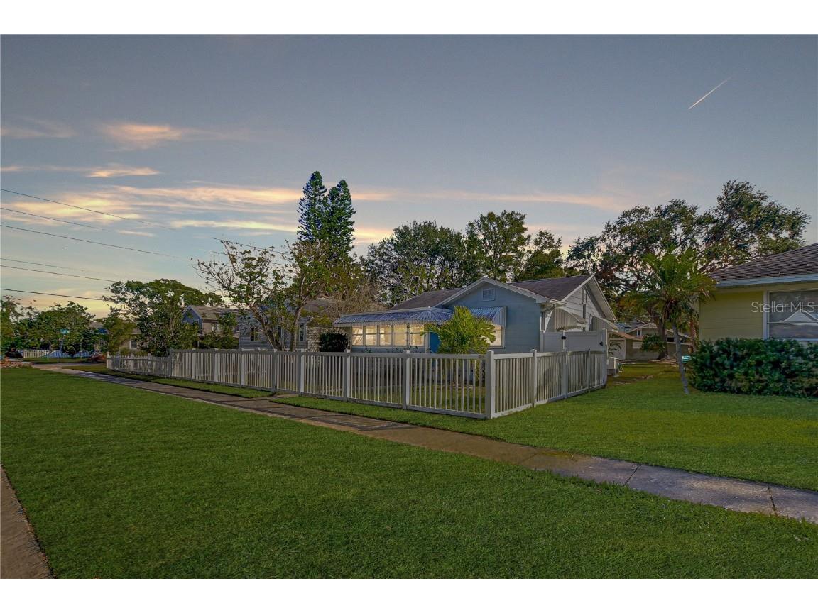 510 35th Avenue N Saint Petersburg FL 33704 TB8326971 image1