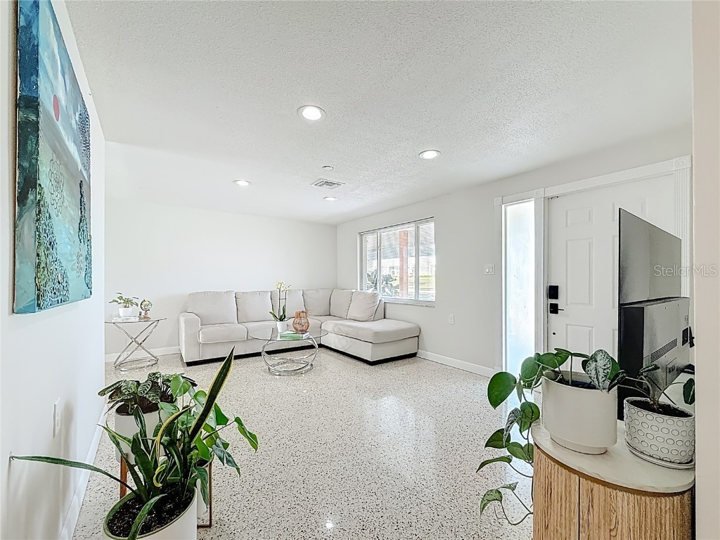 510 62 Avenue NE Saint Petersburg FL 33702 TB8437501 image11