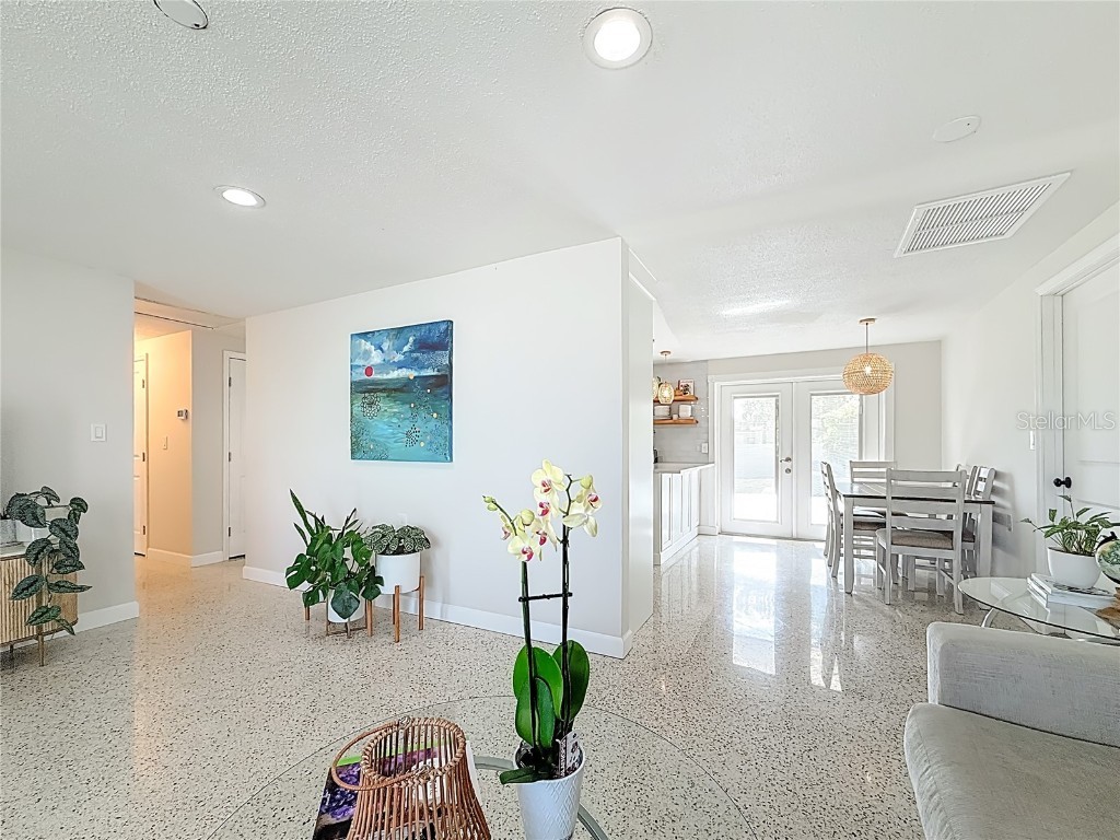 510 62 Avenue NE Saint Petersburg FL 33702 TB8437501 image12