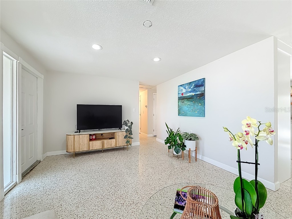 510 62 Avenue NE Saint Petersburg FL 33702 TB8437501 image13