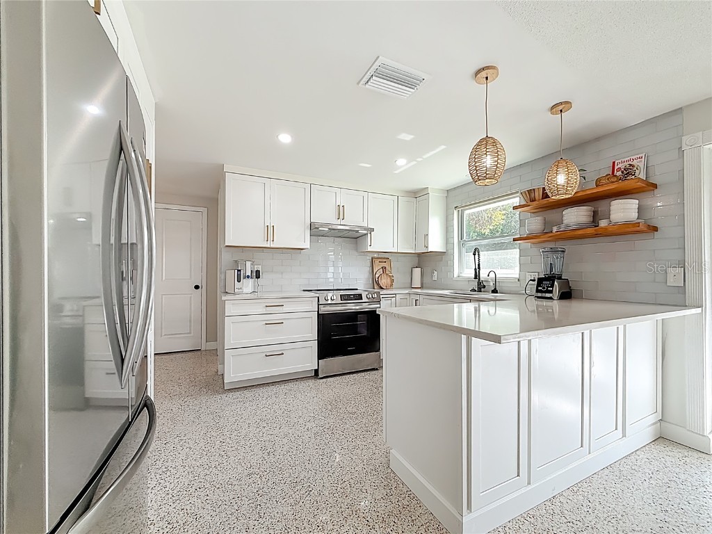 510 62 Avenue NE Saint Petersburg FL 33702 TB8437501 image4