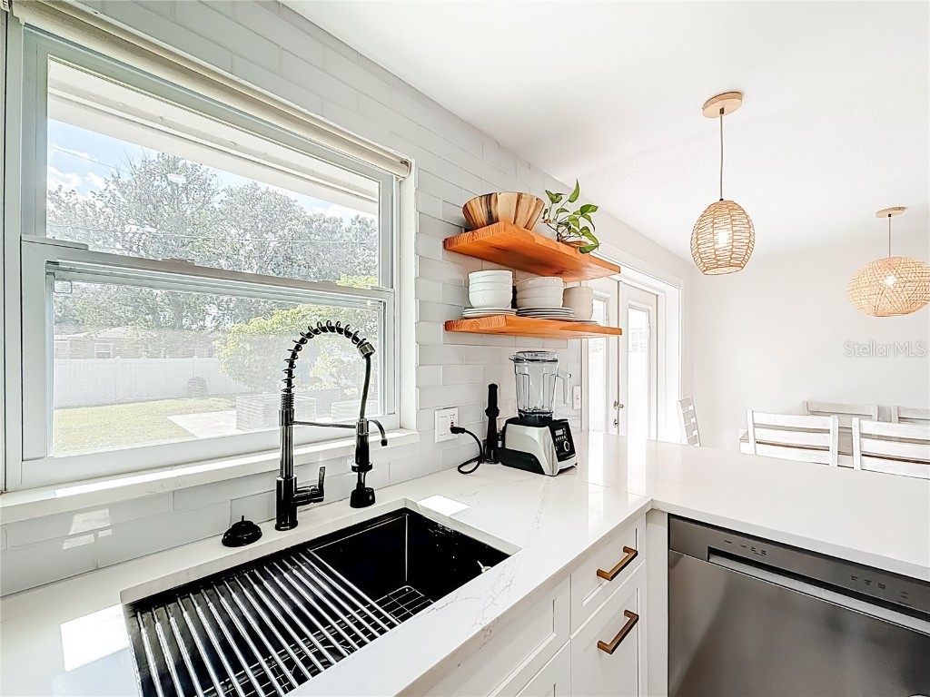 510 62 Avenue NE Saint Petersburg FL 33702 TB8437501 image7