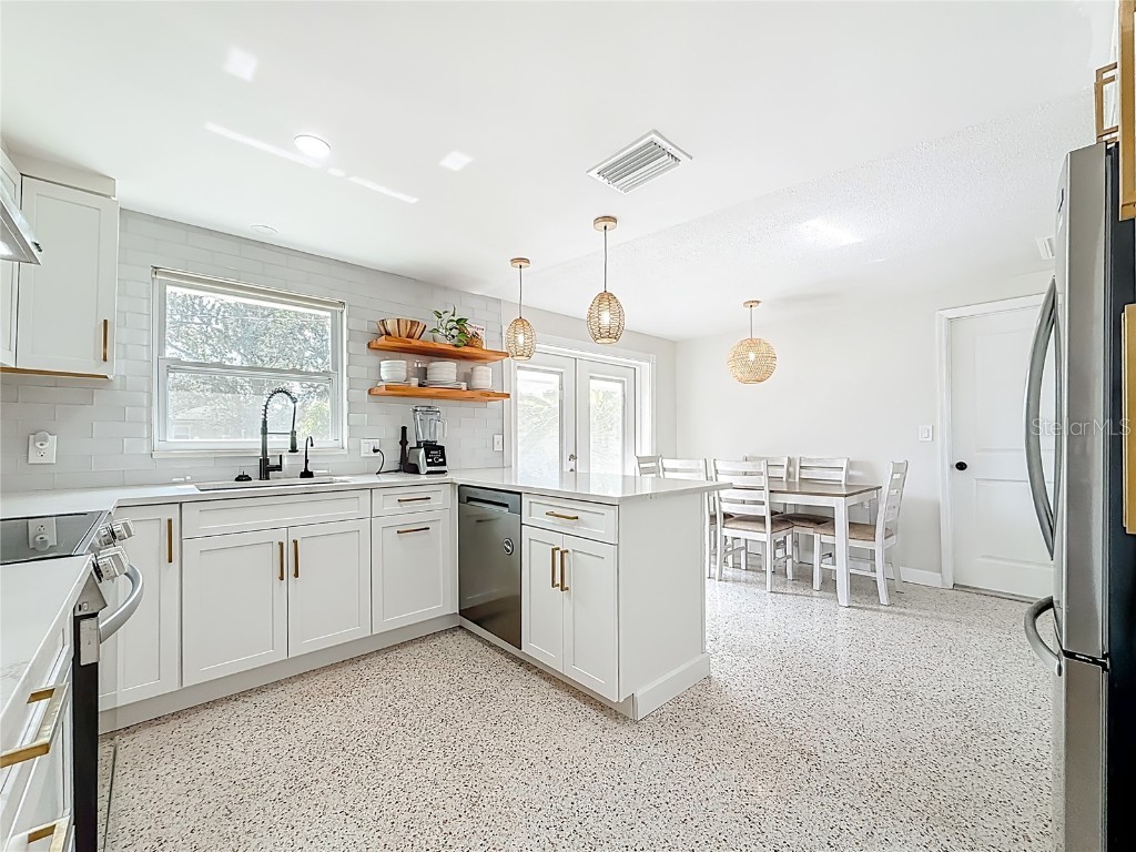 510 62 Avenue NE Saint Petersburg FL 33702 TB8437501 image9