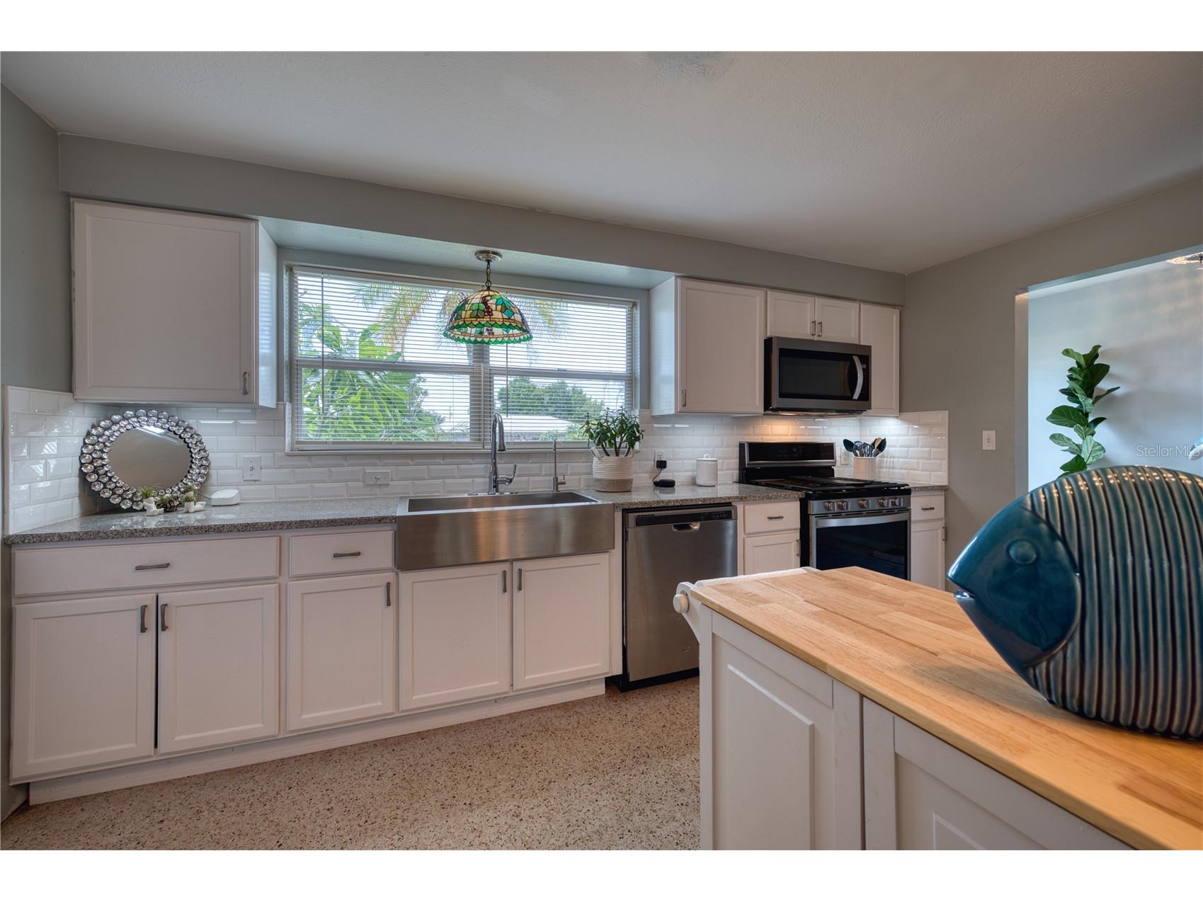 510 Dona Drive Nokomis FL 34275 A4694243 image8