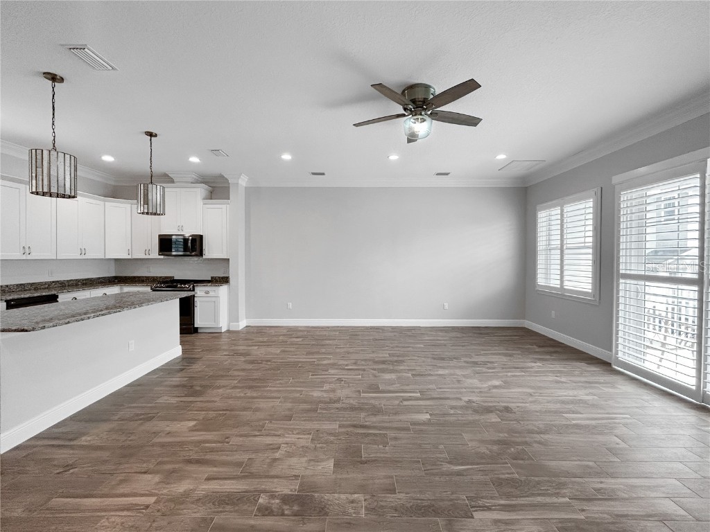 510 Douglas Place Dunedin FL 34698 TB8427473 image5