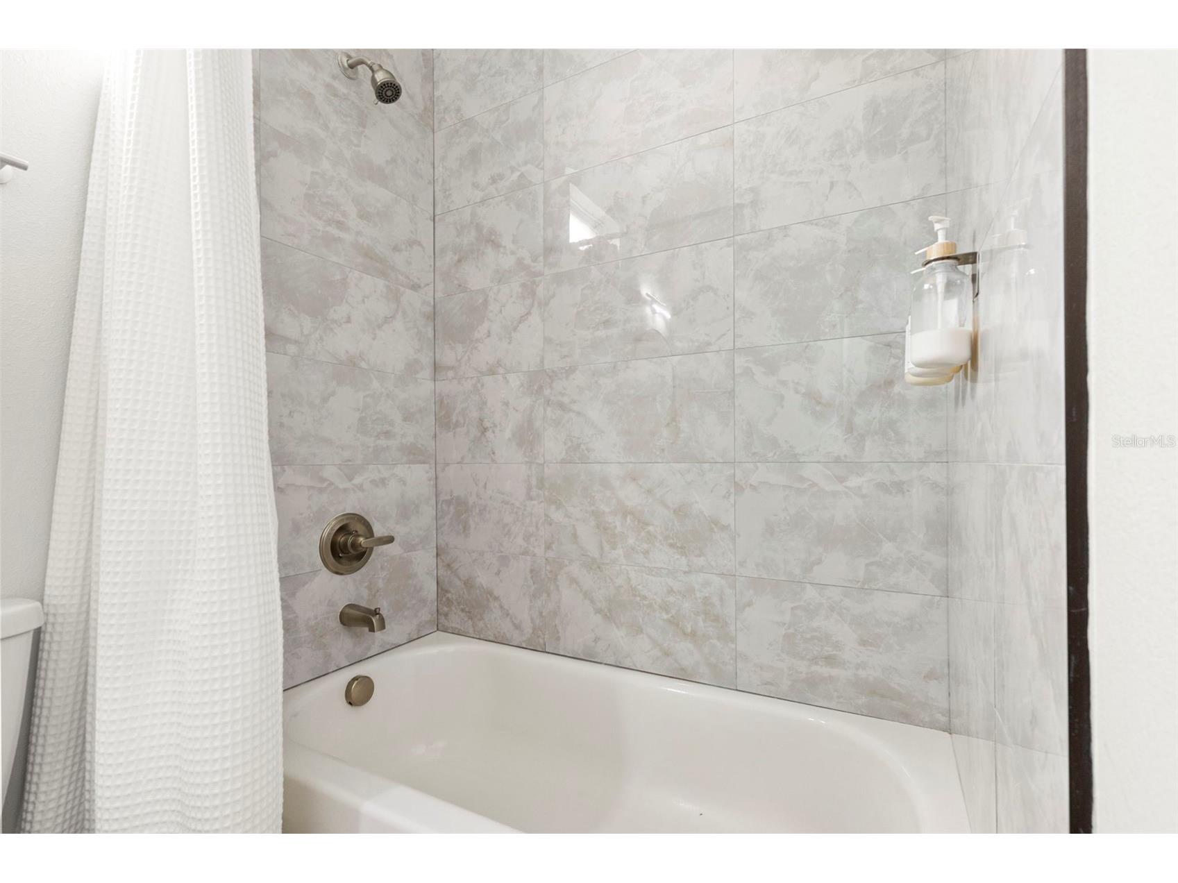 510 E Lime Street Tarpon Springs FL 34689 TB8502905 image38