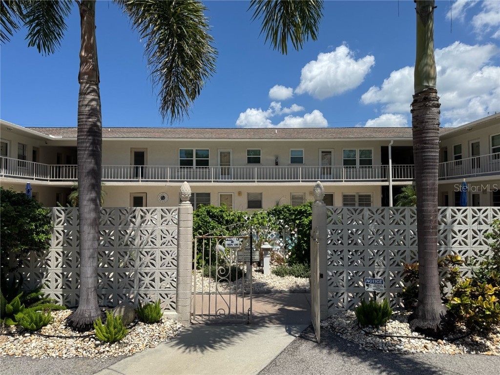 510 Granada Avenue #105 Venice FL 34285 N6140374 image1