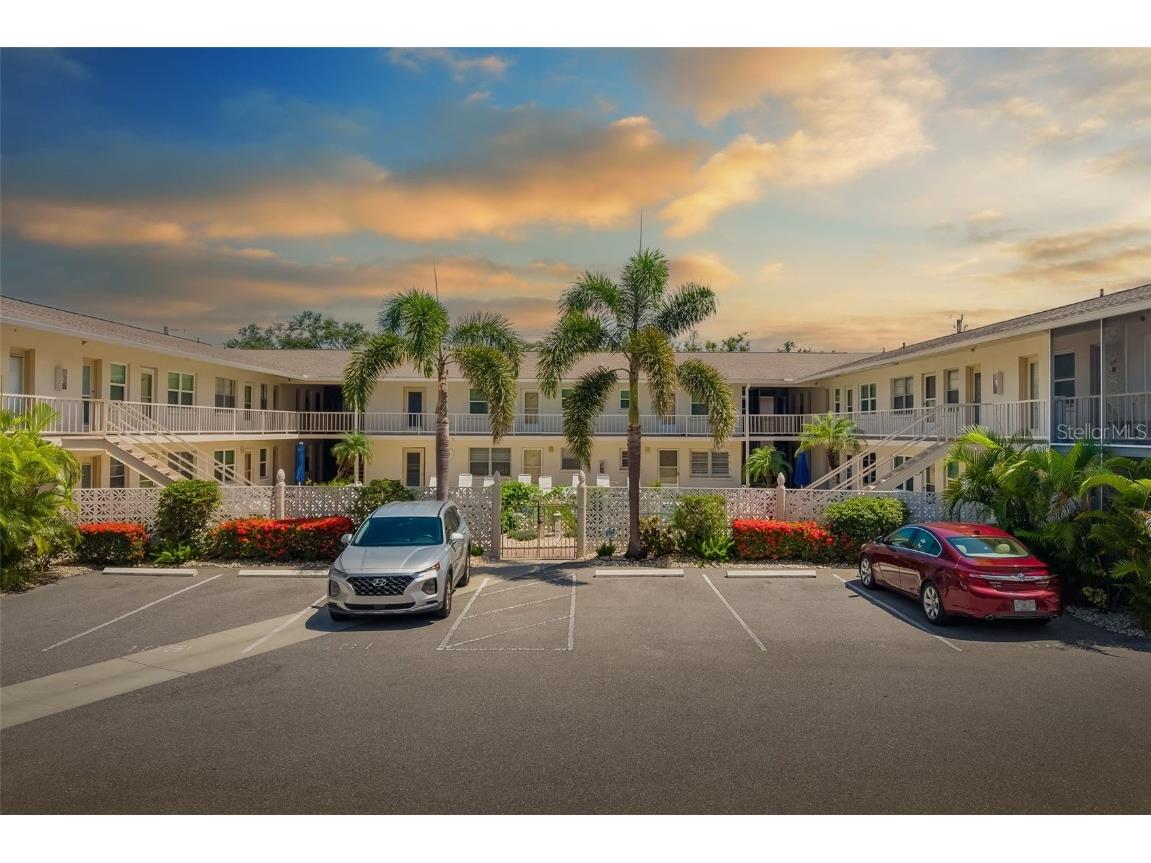 510 Granada Avenue #108 Venice FL 34285 A4658474 image1