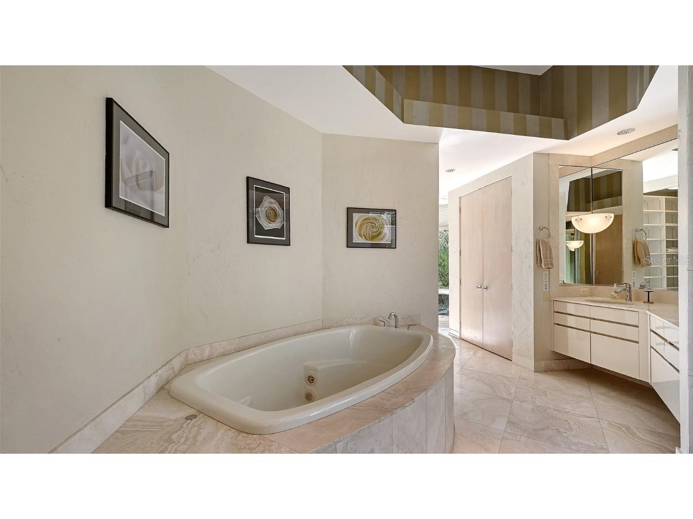 510 Harbor Gate Way Longboat Key FL 34228 A4671696 image31