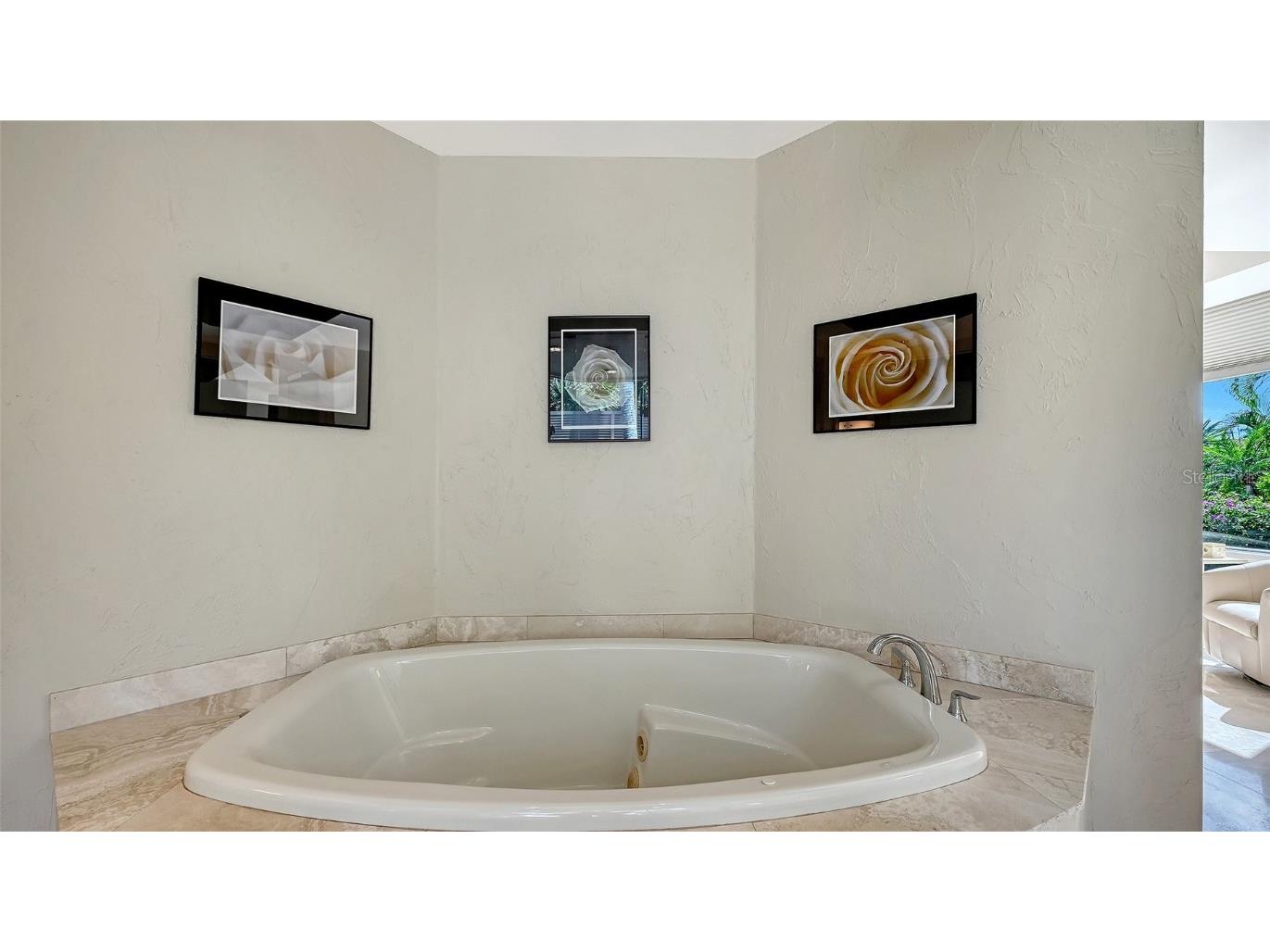 510 Harbor Gate Way Longboat Key FL 34228 A4671696 image34