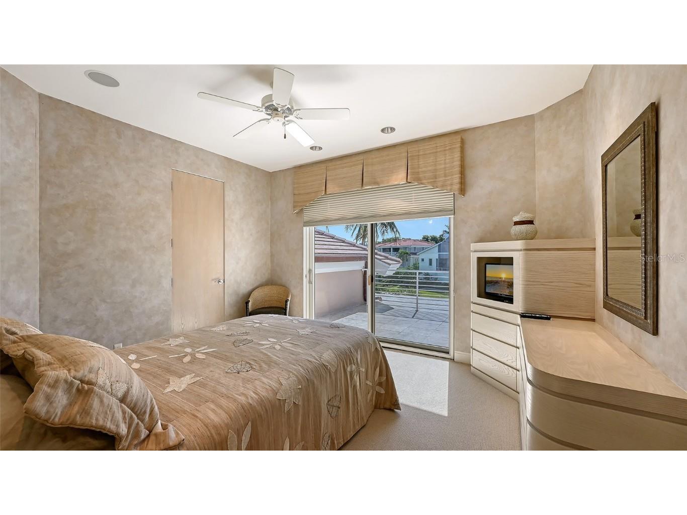 510 Harbor Gate Way Longboat Key FL 34228 A4671696 image40