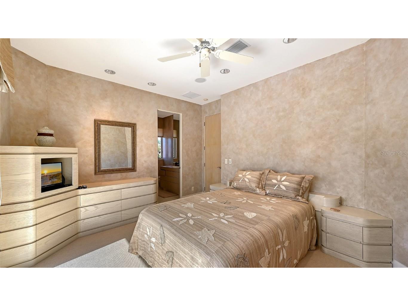 510 Harbor Gate Way Longboat Key FL 34228 A4671696 image43