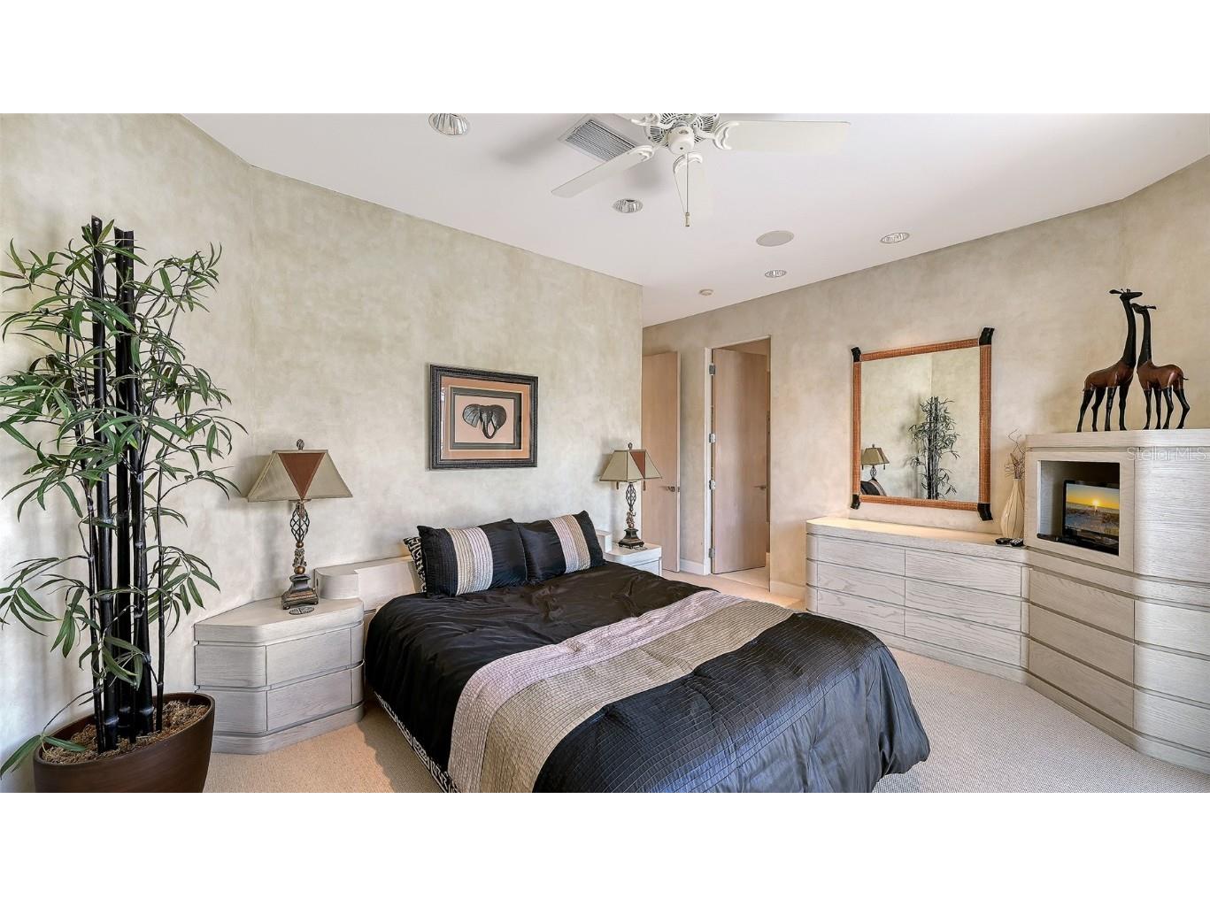 510 Harbor Gate Way Longboat Key FL 34228 A4671696 image47