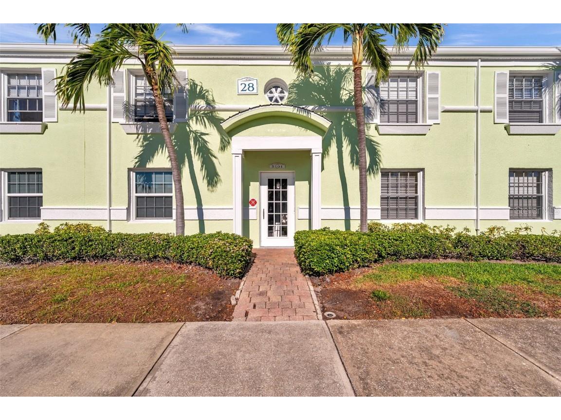 5101 Coquina Key Drive SE #A Saint Petersburg FL 33705 TB8363356 image1