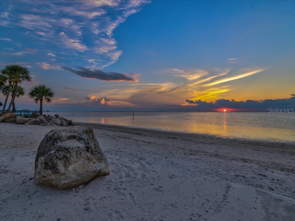 5101 Westshore Drive New Port Richey FL 34652 W7878297 image73