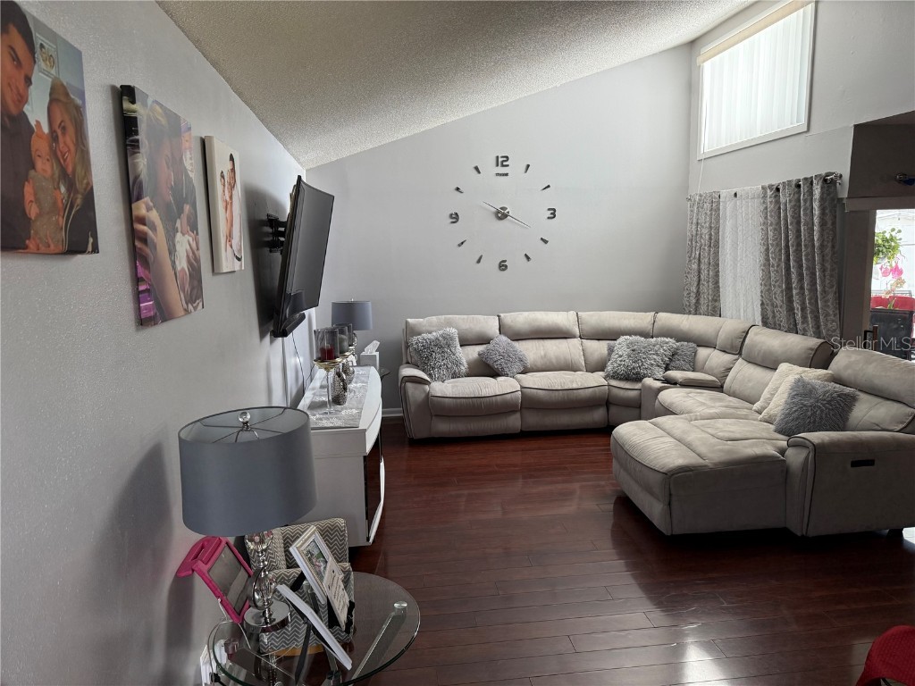 5102 Crestmore Court Tampa FL 33624 TB8435637 image6