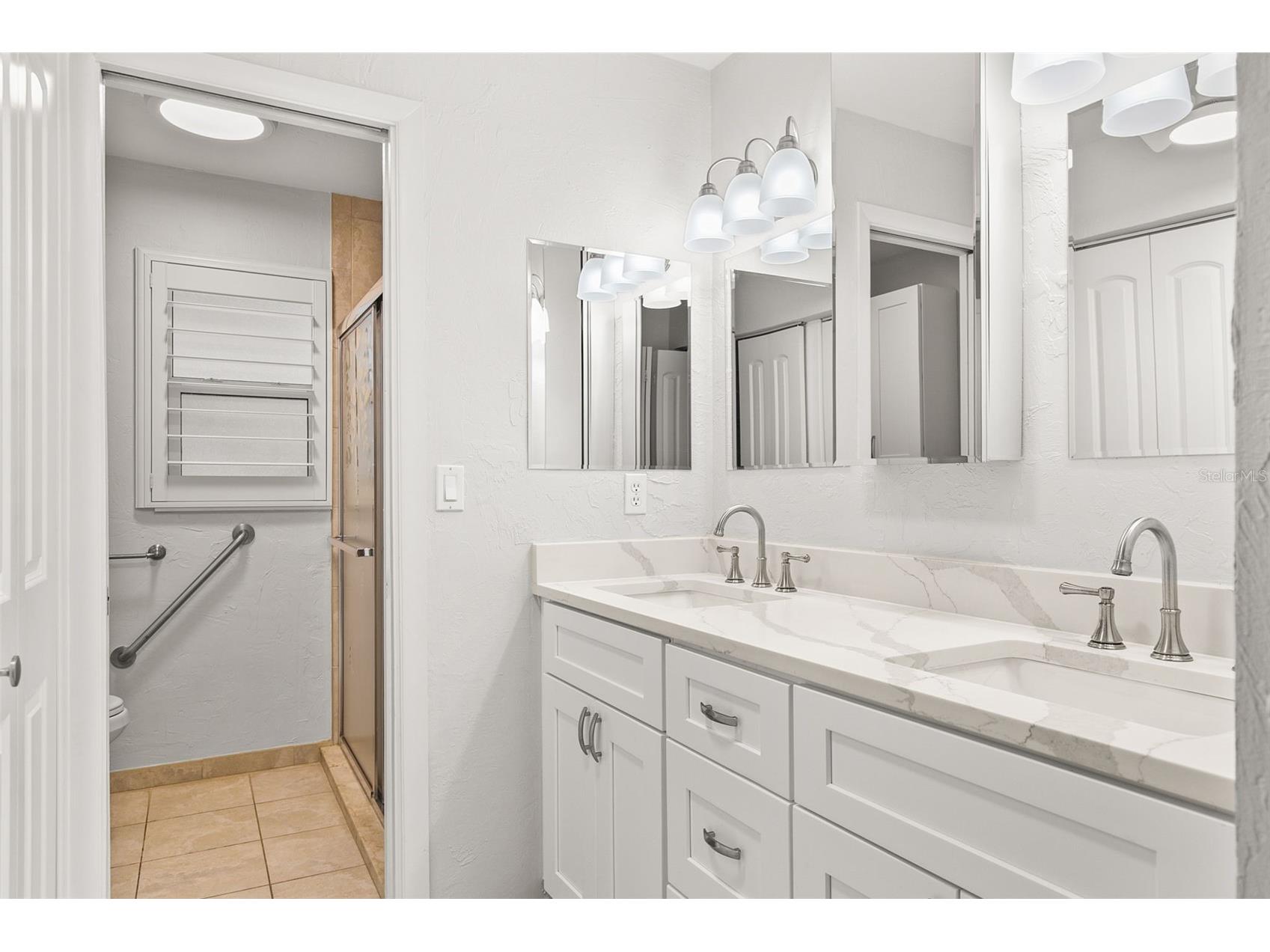5102 Estates Circle Sarasota FL 34243 A4688910 image11