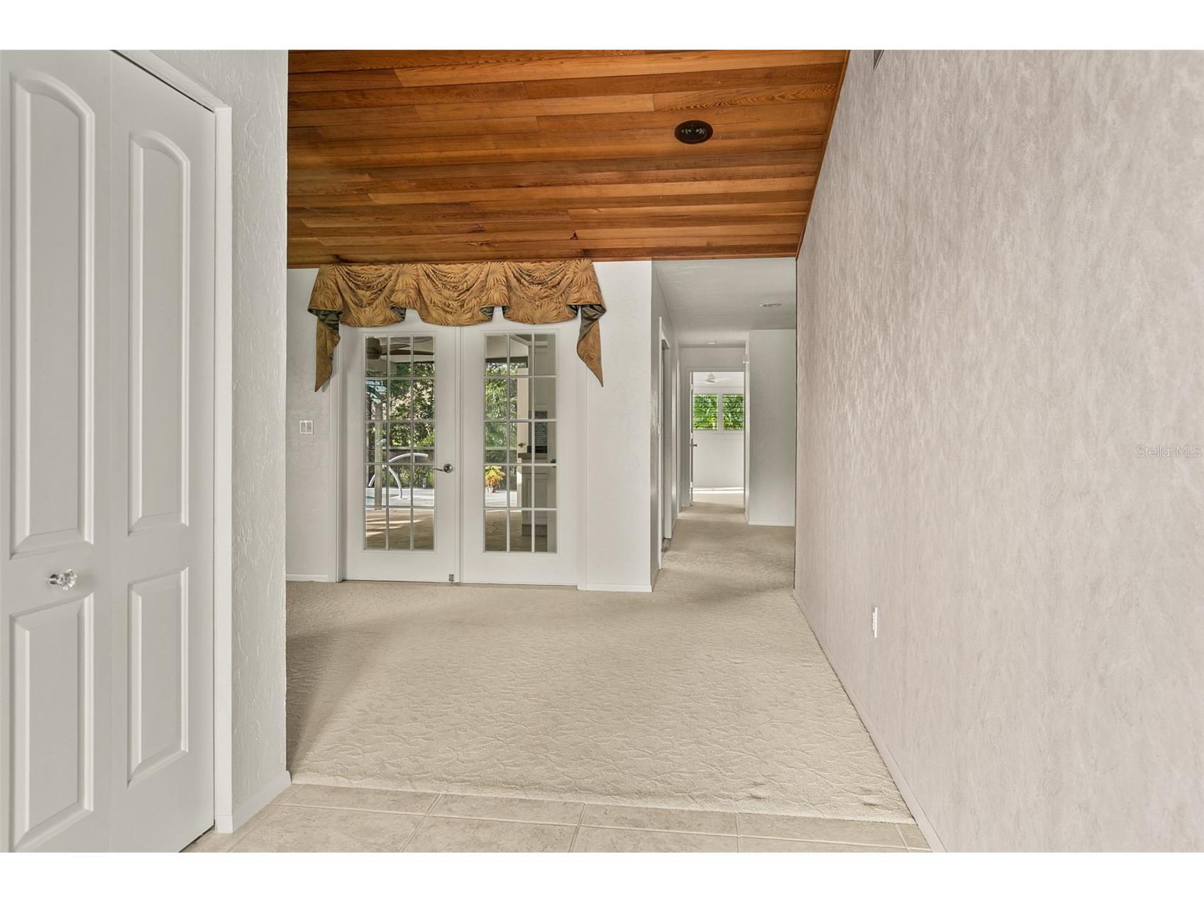 5102 Estates Circle Sarasota FL 34243 A4688910 image6
