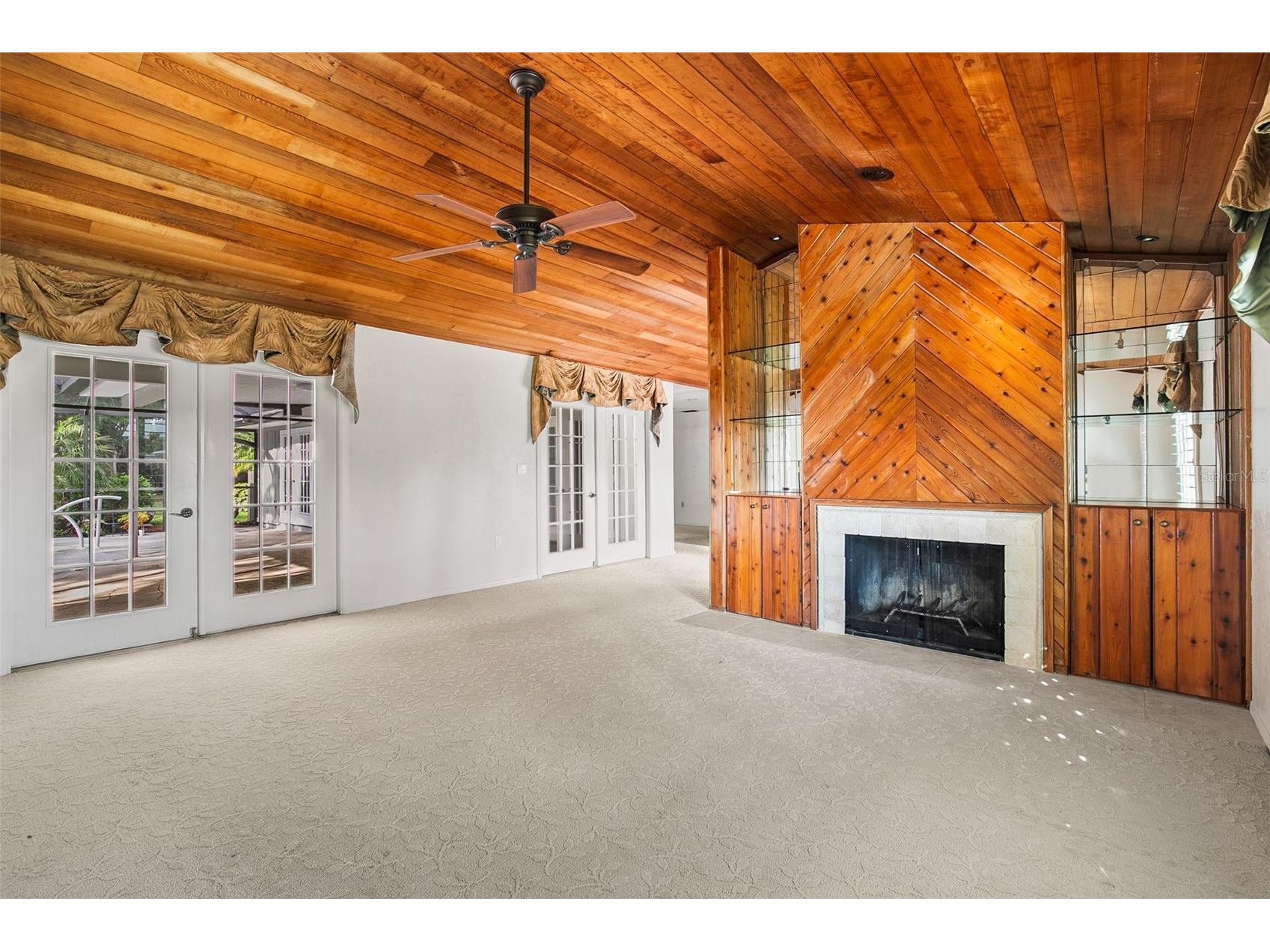 5102 Estates Circle Sarasota FL 34243 A4688910 image8