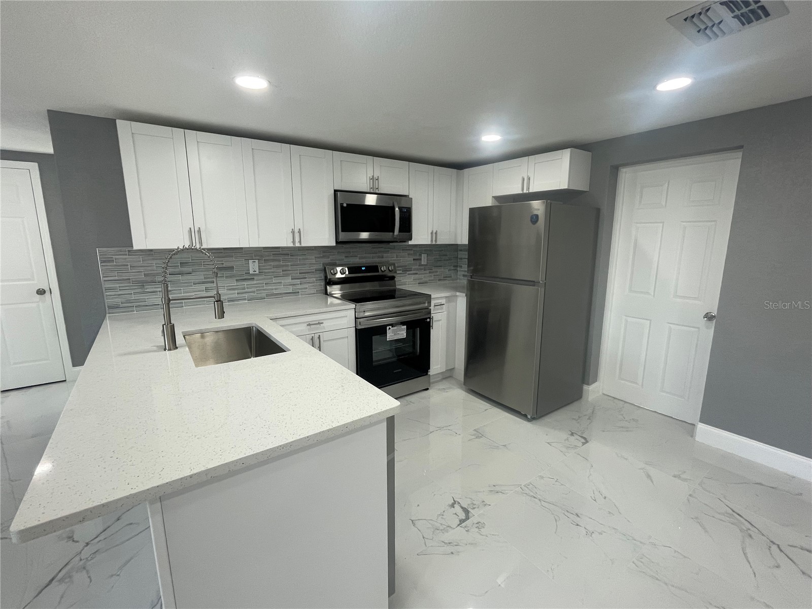 5102 Manor Drive New Port Richey FL 34652 W7887044 image16