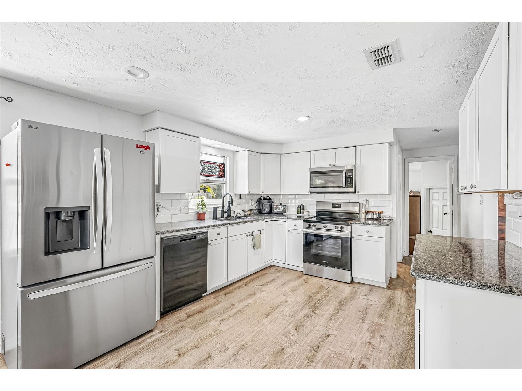 5102 Moeller Avenue Sarasota FL 34233 A4691946 image14
