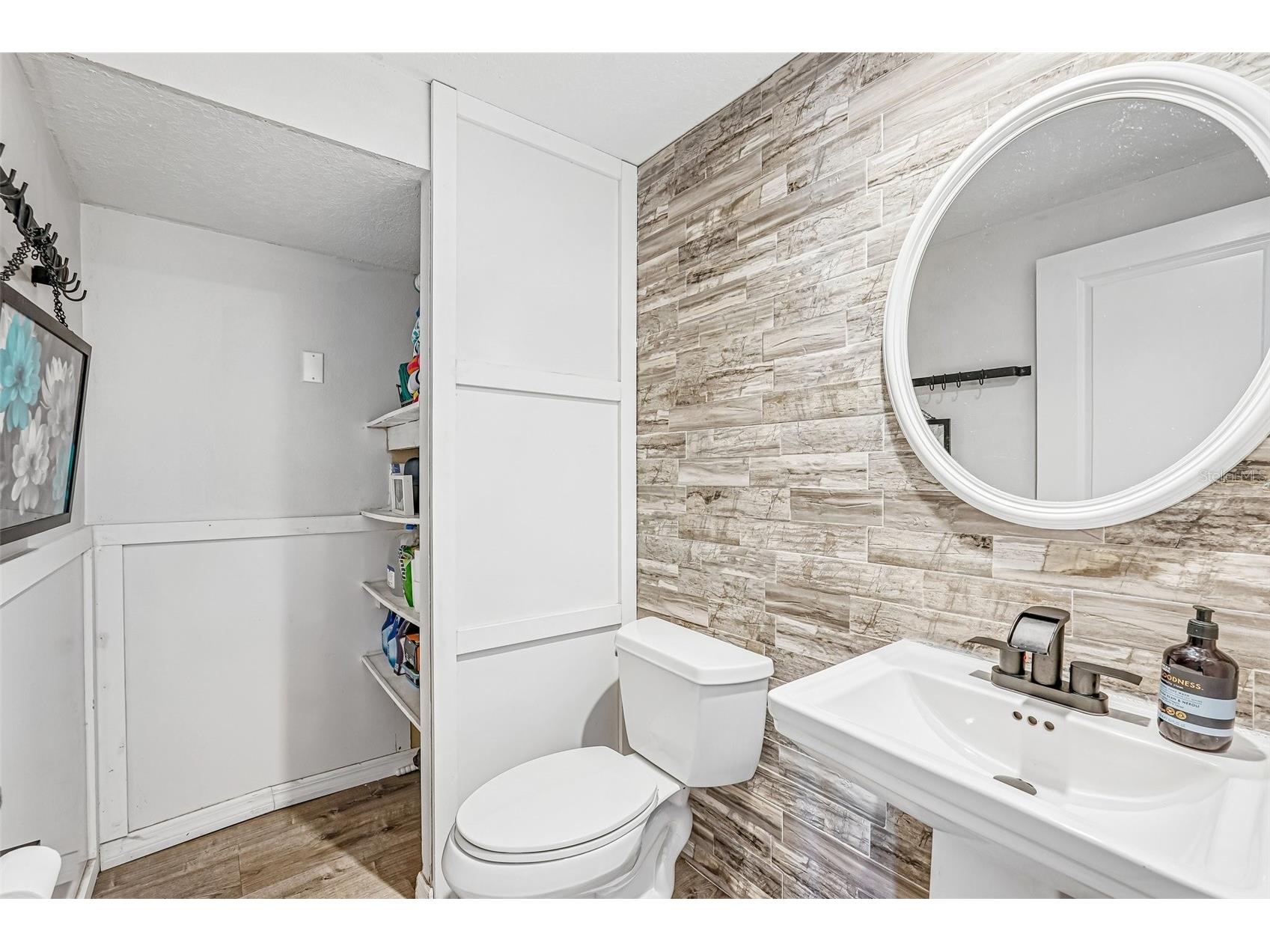 5102 Moeller Avenue Sarasota FL 34233 A4691946 image17