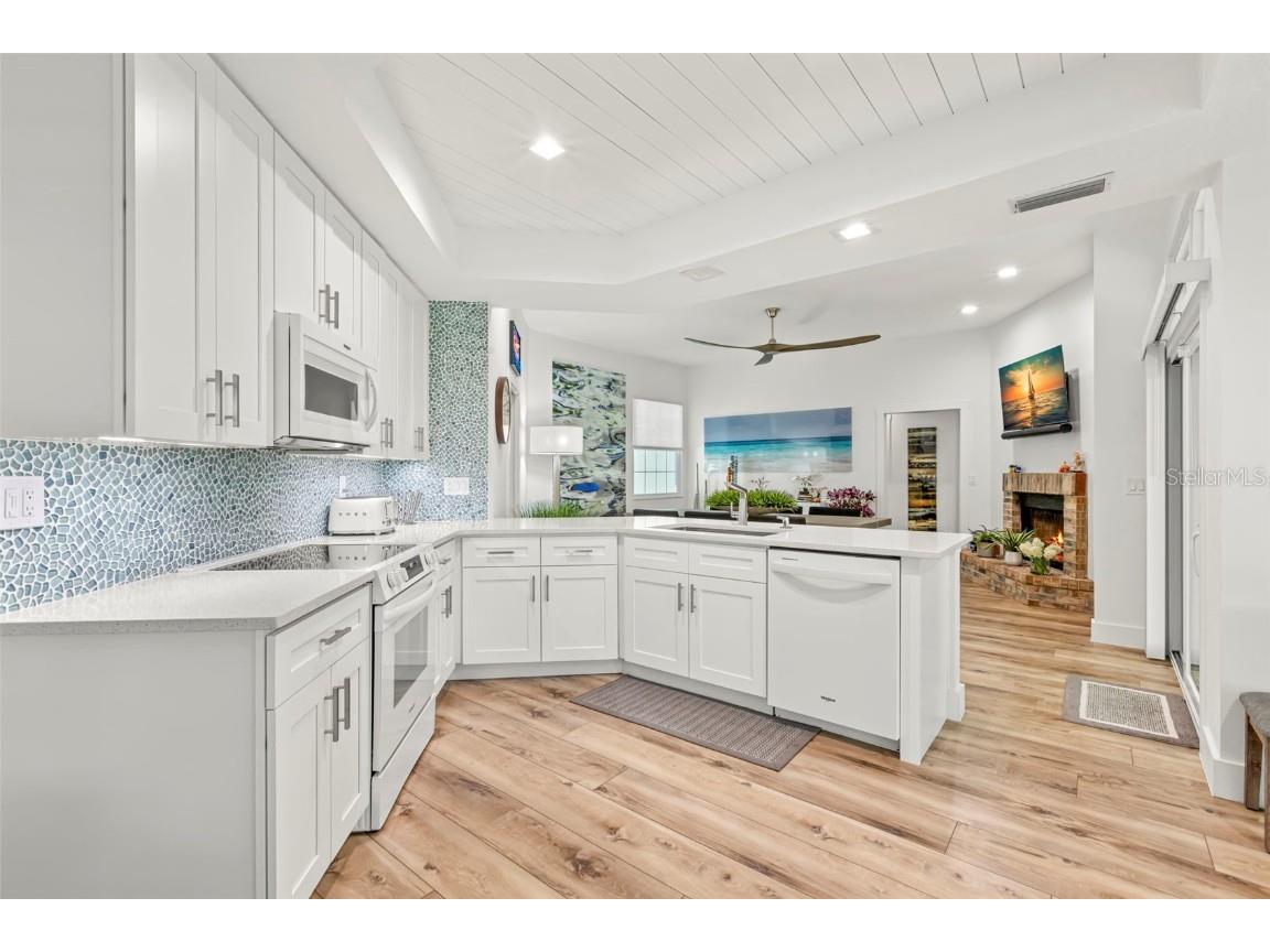 5102 White Pine Circle NE Saint Petersburg FL 33703 TB8390792 image10