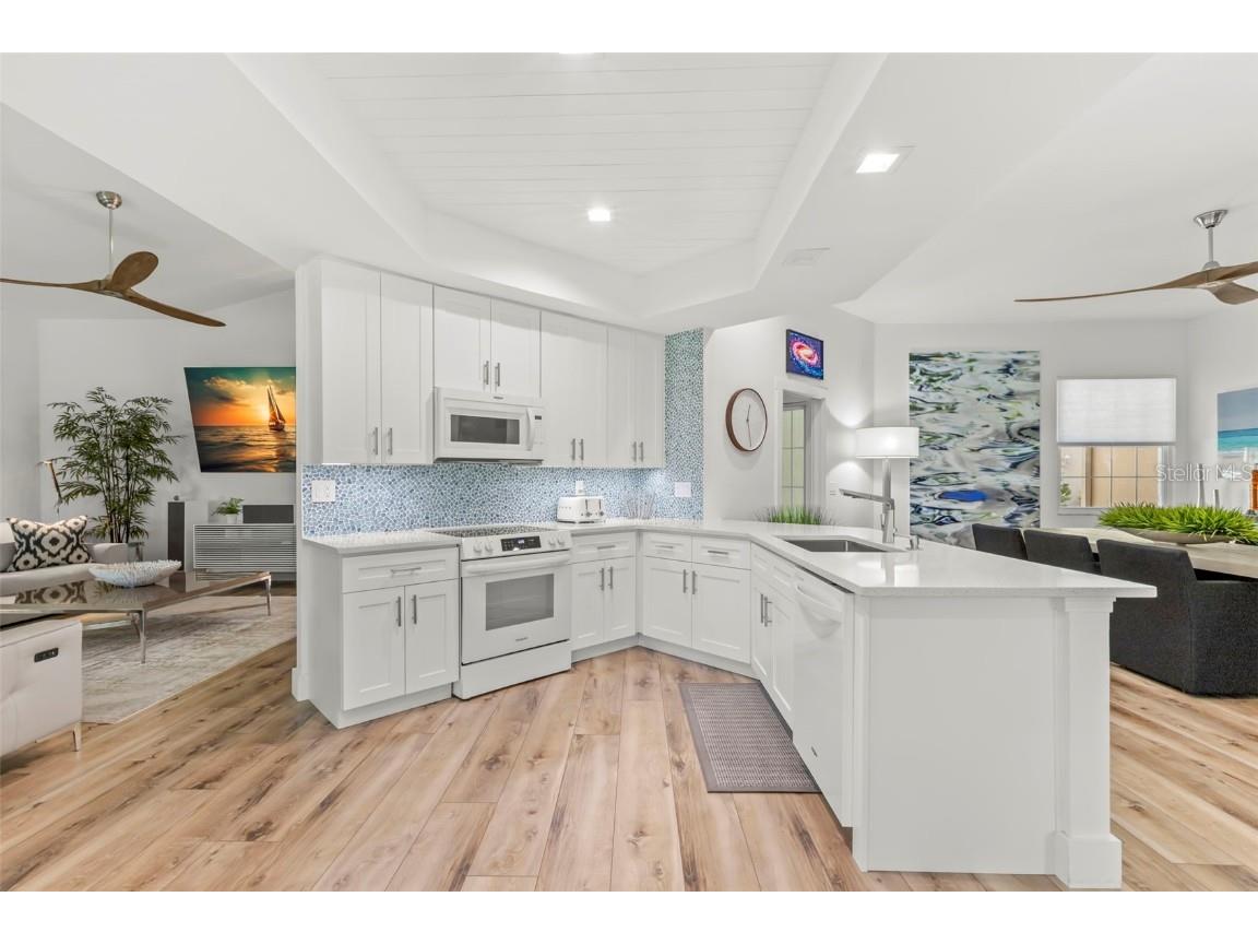 5102 White Pine Circle NE Saint Petersburg FL 33703 TB8390792 image12