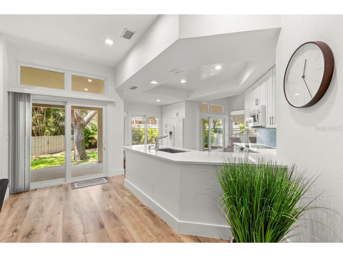 5102 White Pine Circle NE Saint Petersburg FL 33703 TB8390792 image13