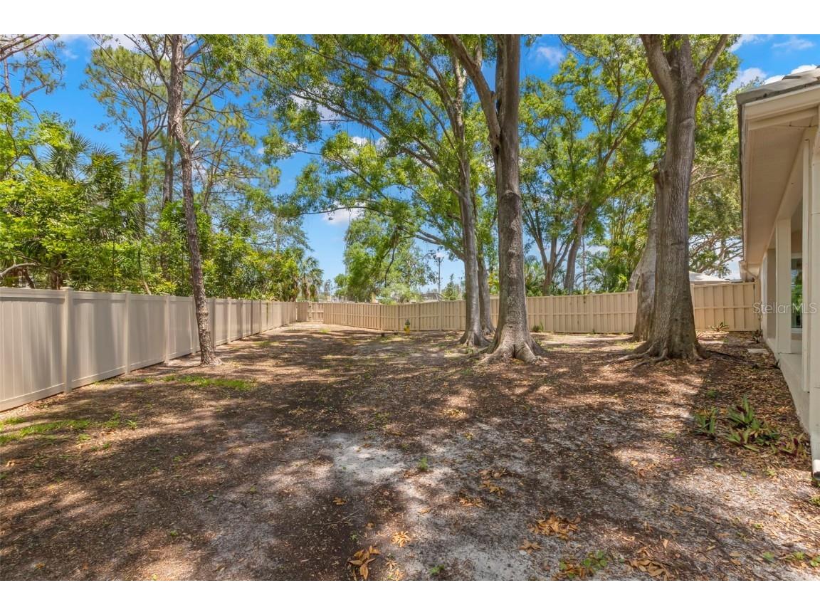 5102 White Pine Circle NE Saint Petersburg FL 33703 TB8390792 image24