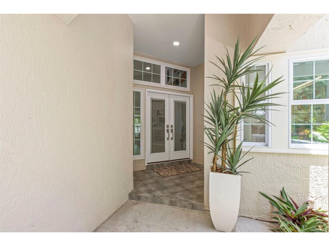 5102 White Pine Circle NE Saint Petersburg FL 33703 TB8390792 image3