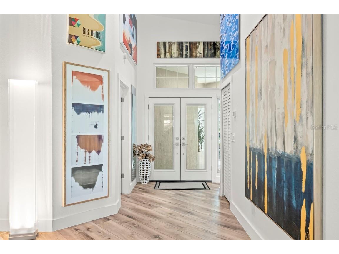 5102 White Pine Circle NE Saint Petersburg FL 33703 TB8390792 image4