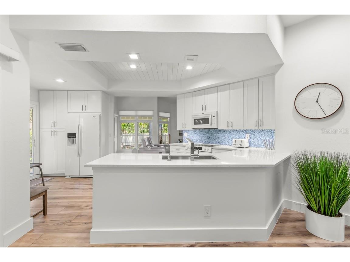 5102 White Pine Circle NE Saint Petersburg FL 33703 TB8390792 image9