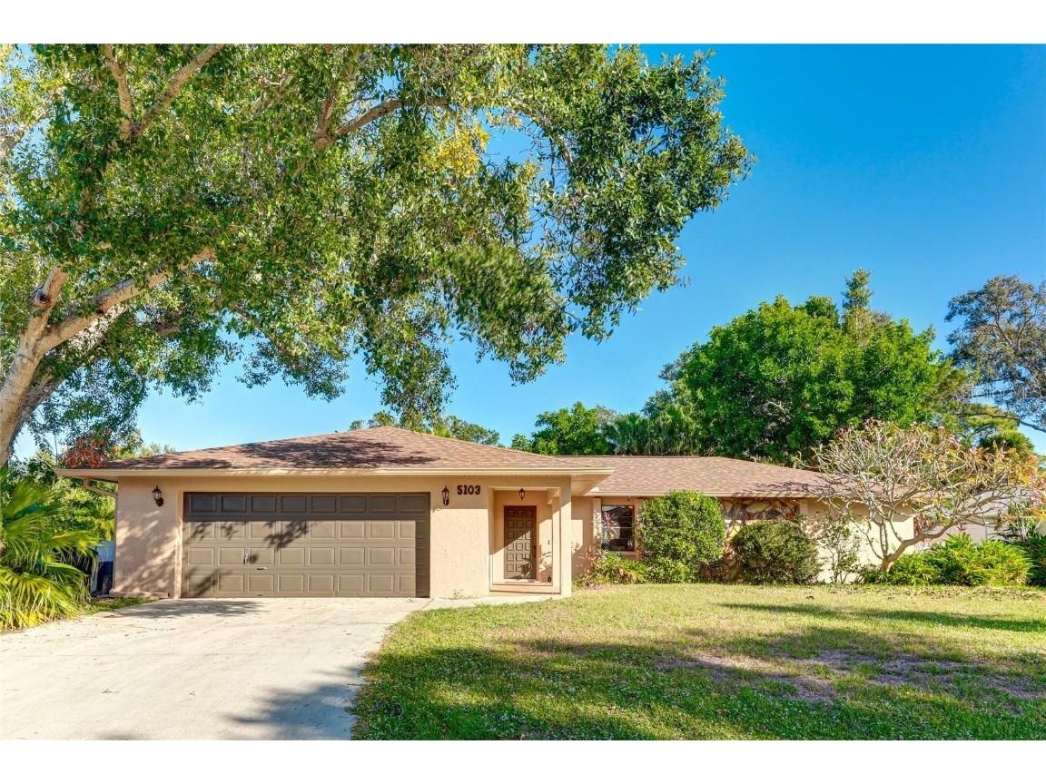 5103 Brandeis Circle N Sarasota FL 34243 A4587903 image1