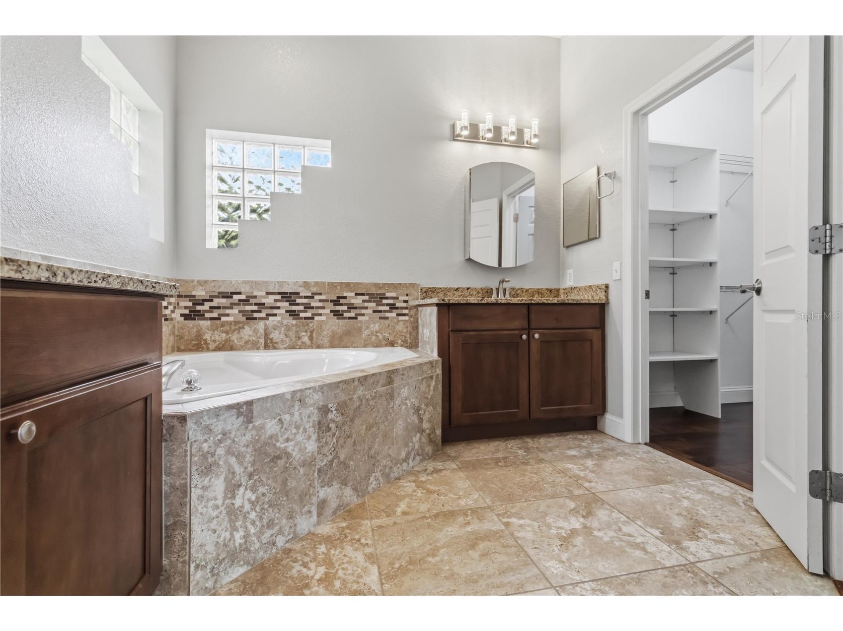 5104 52nd Avenue W Bradenton FL 34210 A4692592 image24