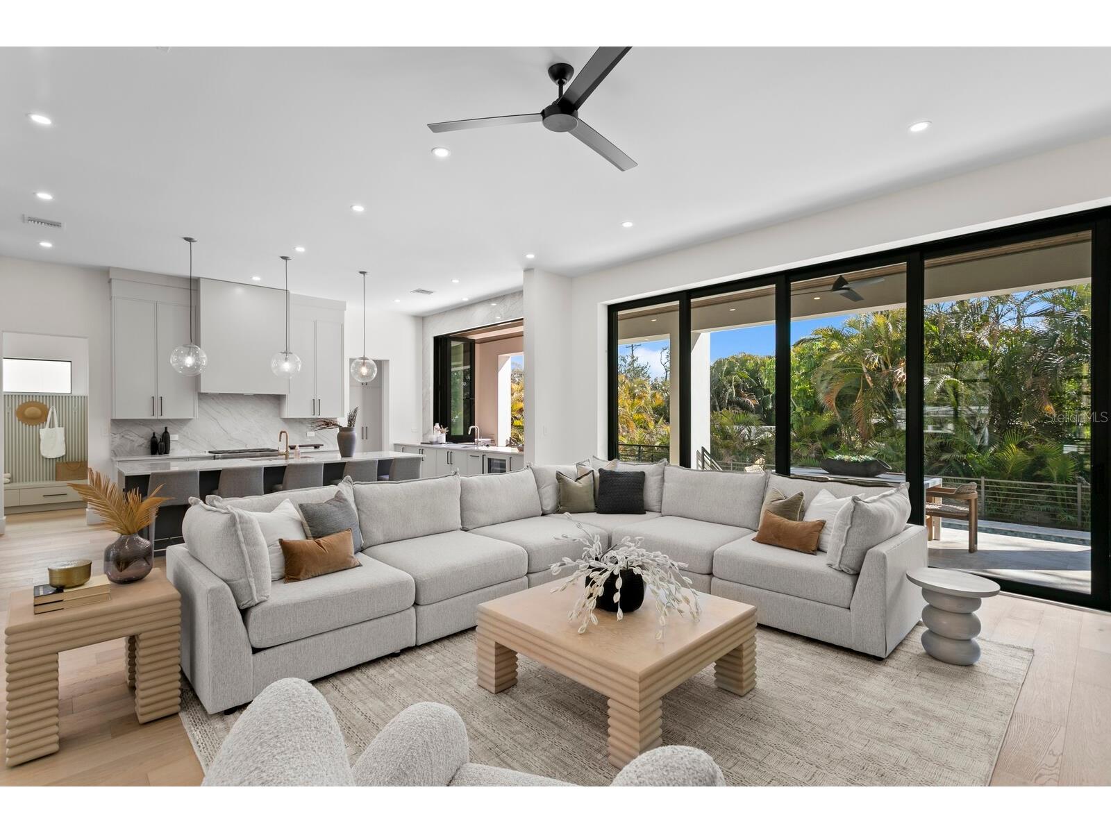 5104 W Platt Street Tampa FL 33609 TB8434265 image10