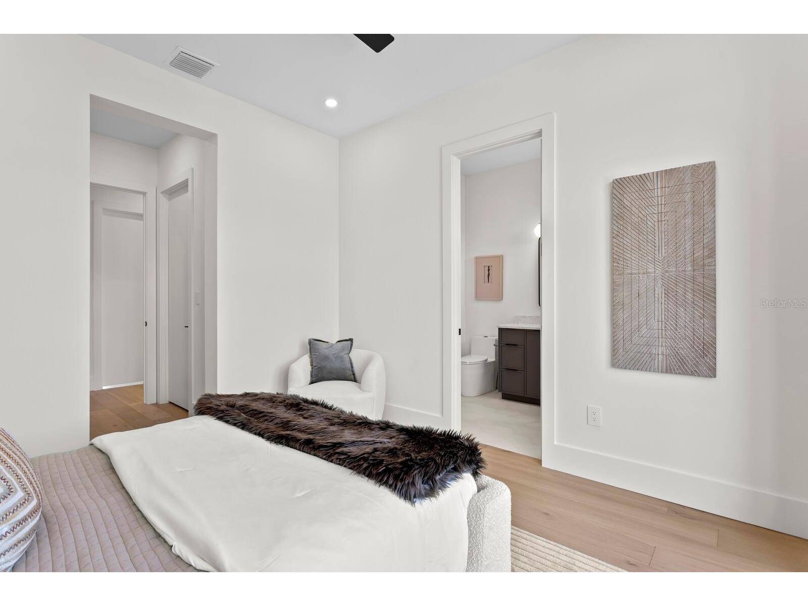 5104 W Platt Street Tampa FL 33609 TB8434265 image55